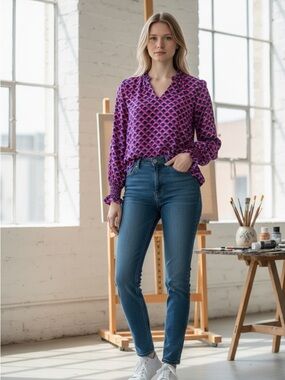 Fashion Pink and Blue Geometric Diamond Print V-Neck Blouse with Smocked Cuffs